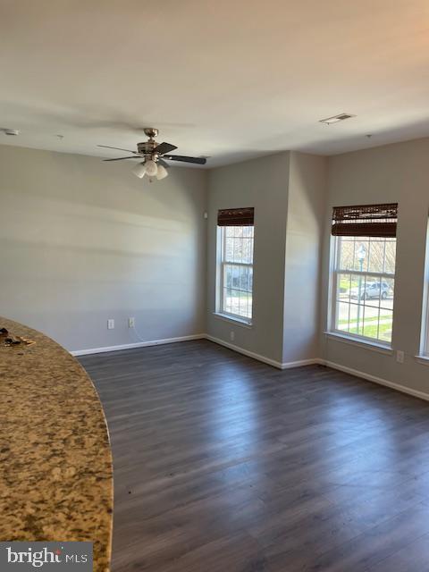 8 Swan Ct in Delanco, NJ - Building Photo