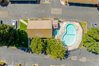 Beckman Park Villa in Lodi, CA - Foto de edificio - Other