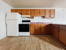 114 E 8th St in Muncie, IN - Building Photo