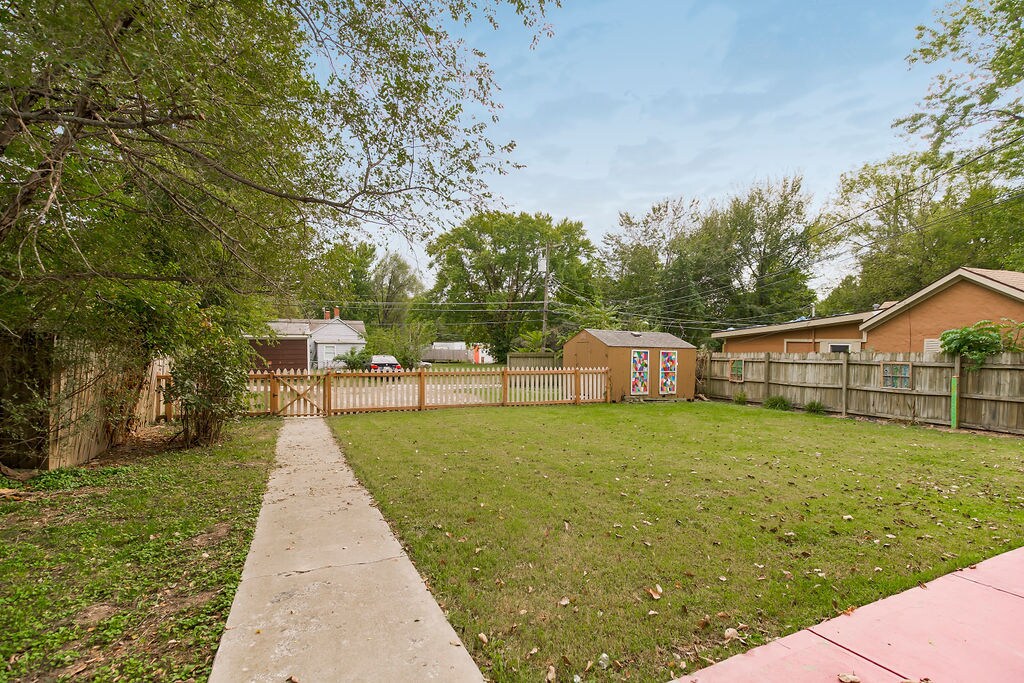 827 Osage St in Leavenworth, KS - Building Photo