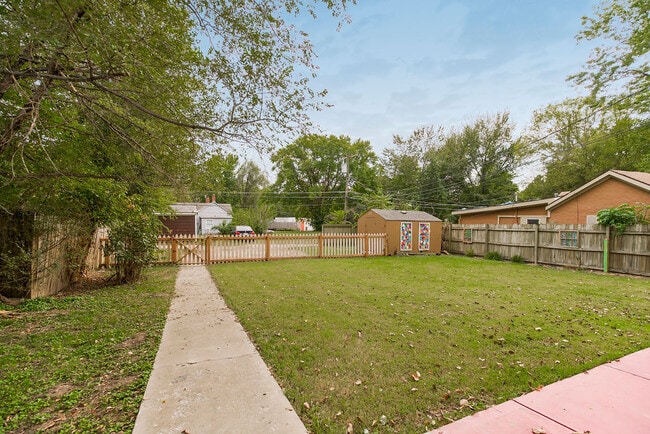 property at 827 Osage St