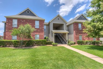 Gateway At College Station in College Station, TX - Building Photo - Building Photo