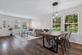 60 Wingate Dr in Oswego, IL - Building Photo - Building Photo