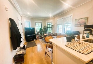 303 Maverick St in Boston, MA - Building Photo - Building Photo