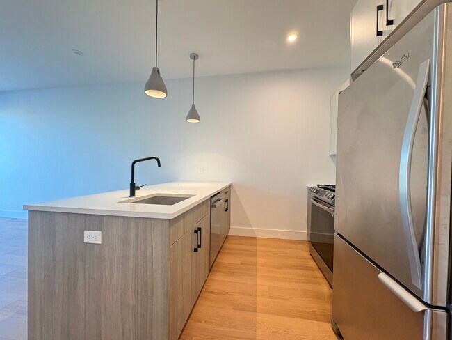 540 Martin Luther King Jr Dr, Unit 501 in Jersey City, NJ - Building Photo - Building Photo