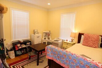 7 Acron Rd, Unit 1 in Brookline, MA - Foto de edificio - Building Photo
