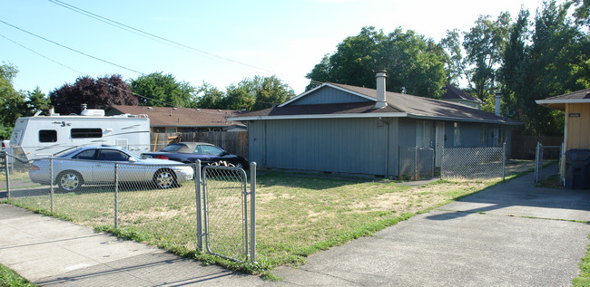 6616-6638 N Albina Ave in Portland, OR - Building Photo - Building Photo