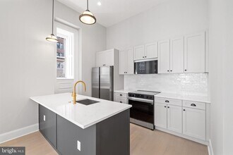 200 S Broad St in Philadelphia, PA - Building Photo - Building Photo