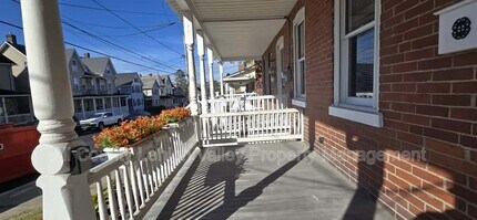 45 Evergreen St in Nazareth, PA - Building Photo - Building Photo