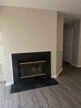 9816 Lake Pointe Ct, Unit 104 in Upper Marlboro, MD - Foto de edificio - Building Photo