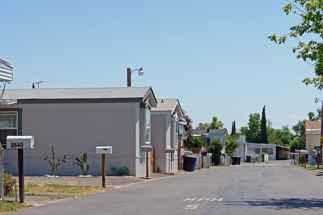 Silver Eagle MHP in Sacramento, CA - Building Photo - Building Photo