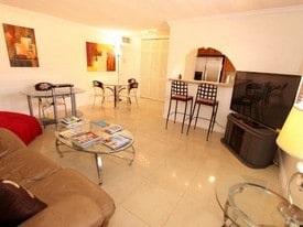 1725 James Ave, Unit 24 in Miami Beach, FL - Building Photo