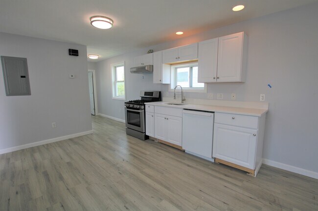 52 Shawmut St, Unit 1 in Revere, MA - Building Photo - Building Photo
