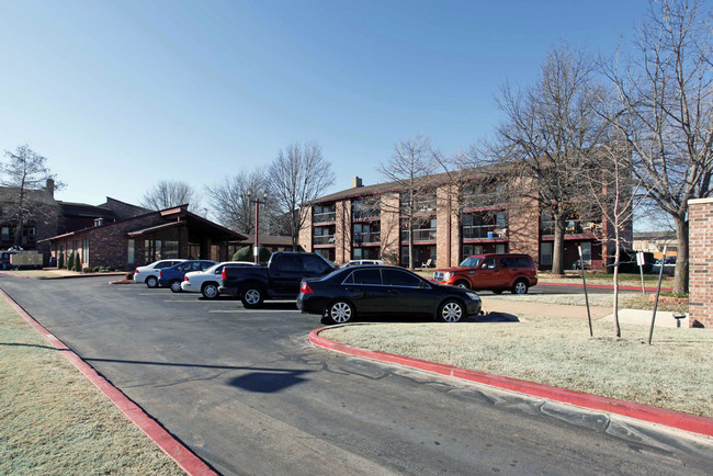 Southwoods in Oklahoma City, OK - Foto de edificio - Building Photo