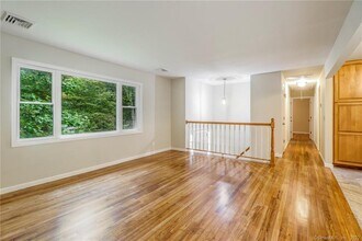 60 Connelly Rd in New Milford, CT - Building Photo - Building Photo