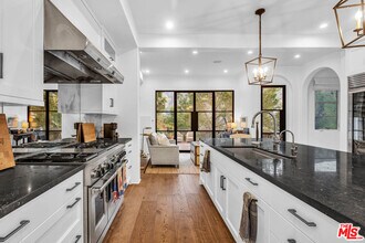 2382 Live Oak Meadows Rd in Malibu, CA - Building Photo - Building Photo