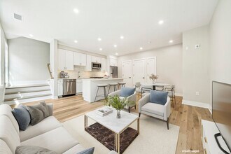 8 Husted Ln in New Canaan, CT - Building Photo - Building Photo