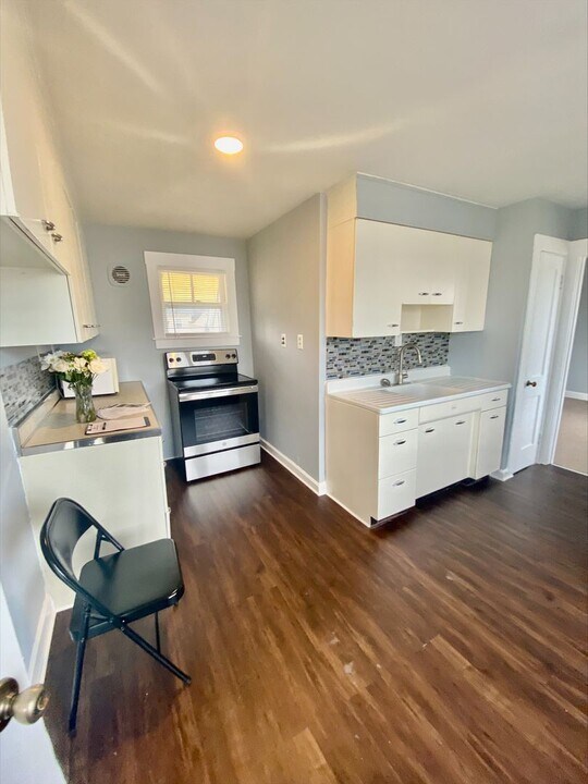 74 Carlisle St in Lowell, MA - Building Photo