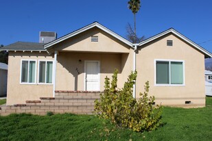 278 W Ave L in Calimesa, CA - Building Photo