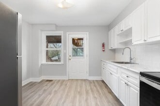 1247 Clonsilla Ave in Peterborough, ON - Building Photo - Building Photo