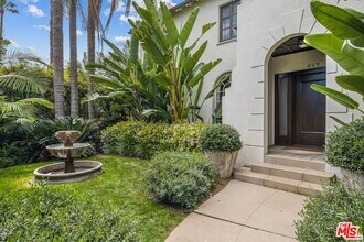 409 S Highland Ave in Los Angeles, CA - Building Photo - Building Photo