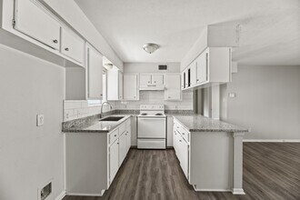 112 Laurie Ln in Willis, TX - Building Photo - Building Photo