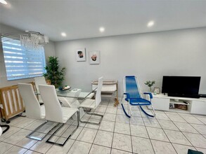 360 NW 114th Ave in Miami, FL - Building Photo - Building Photo