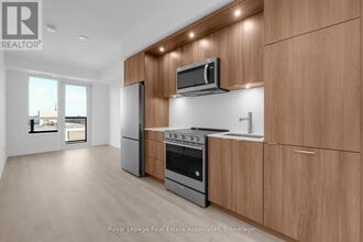 60 Central Park Roadway in Toronto, ON - Building Photo - Building Photo