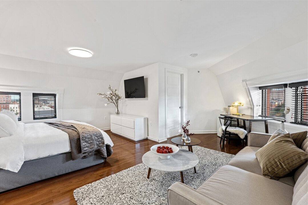 868 Park Ave, Unit Furnished Studio in Baltimore, MD - Foto de edificio