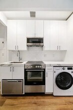 130 Allen St, Unit 10R in New York, NY - Building Photo - Building Photo