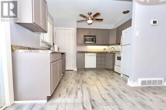 200 Crawforth St in Whitby, ON - Building Photo - Building Photo