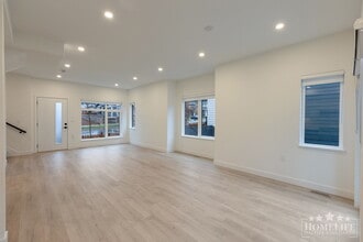 1959-165A 165a St in Surrey, BC - Building Photo - Building Photo