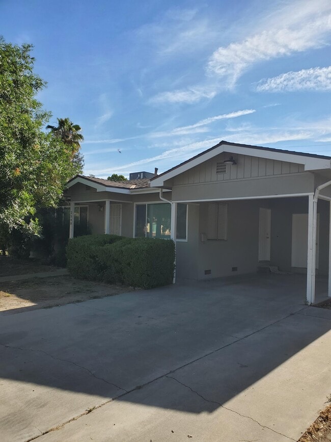 2548 S Watson St in Visalia, CA - Building Photo - Building Photo