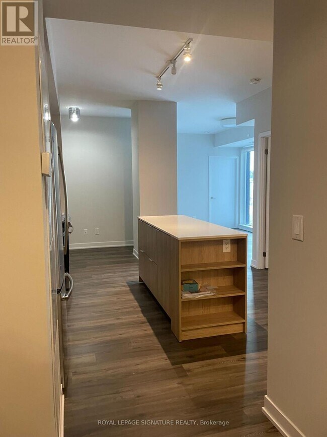 25 Nicholas Ave in Toronto, ON - Building Photo - Building Photo