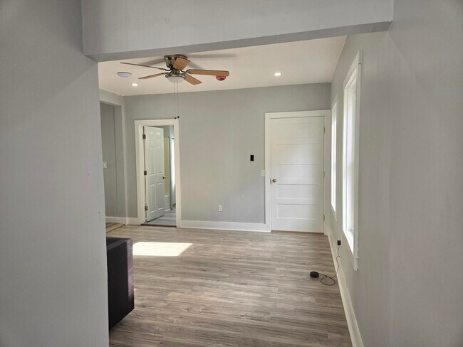 90 Quequechan St in Fall River, MA - Building Photo - Building Photo