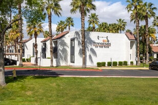 Townhomes on the Park Apartment Homes in Phoenix, AZ - Building Photo