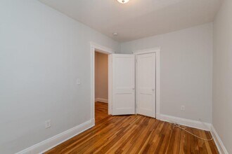 280 Chestnut Ave, Unit 4 in Boston, MA - Building Photo - Building Photo