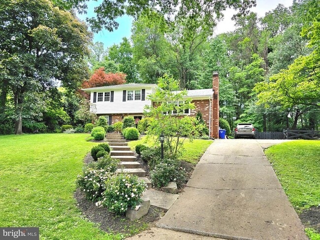 property at 9025 Denise Ln