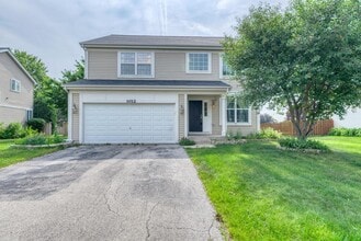 1012 Hamilton St in Shorewood, IL - Building Photo - Building Photo