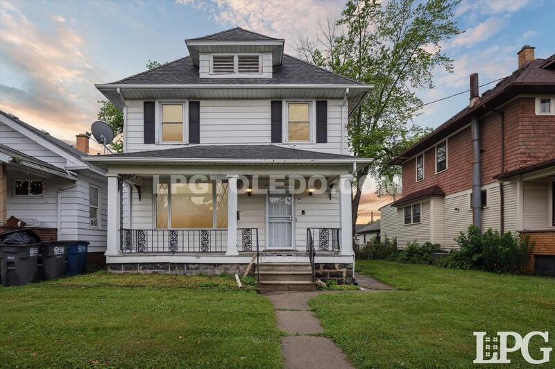 322 Valleywood Dr in Toledo, OH - Building Photo