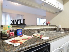 315 Belmont St in Tomball, TX - Building Photo - Building Photo