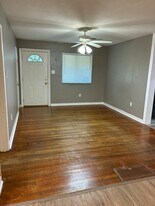 1641 Woodburn St in Jackson, MS - Building Photo