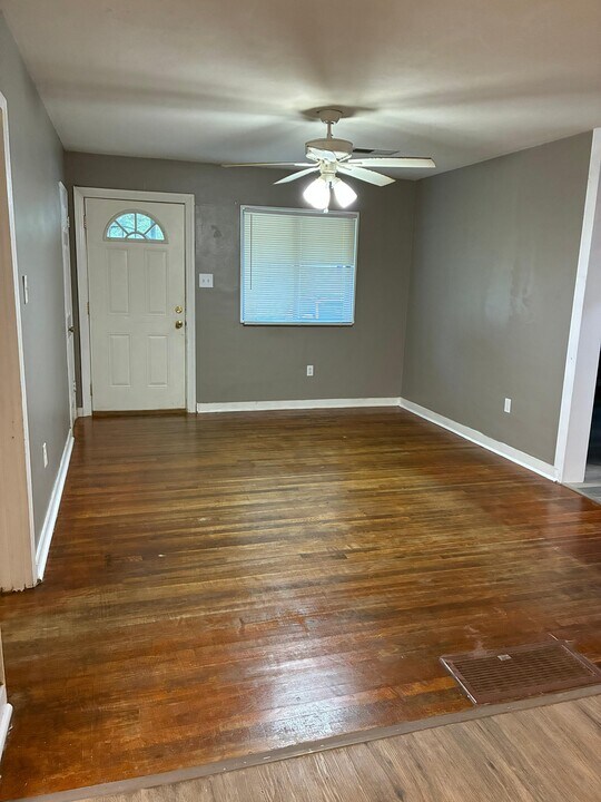 1641 Woodburn St in Jackson, MS - Building Photo