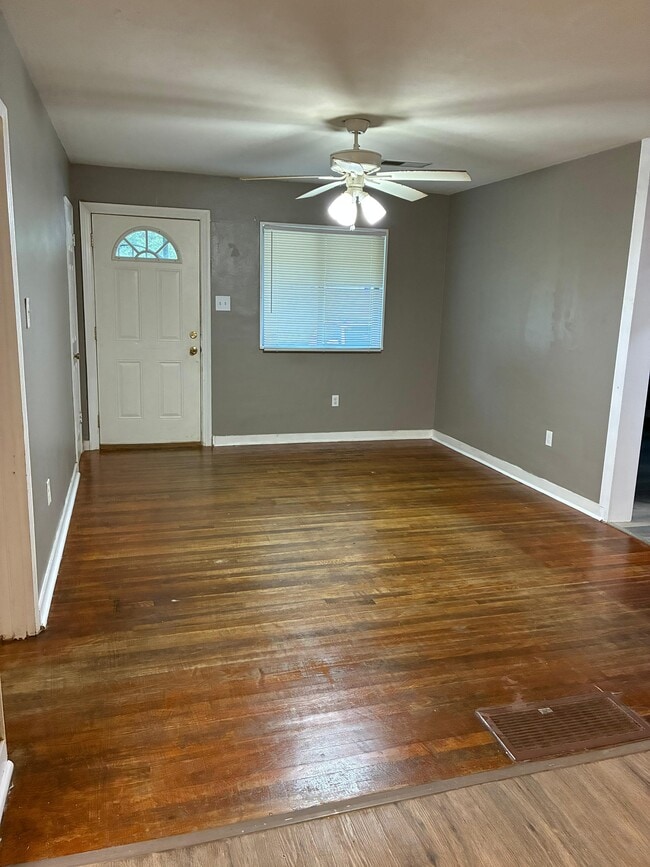 1641 Woodburn St in Jackson, MS - Building Photo - Building Photo