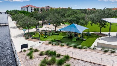 808 3rd Ave W, Unit 307 in Bradenton, FL - Foto de edificio - Building Photo
