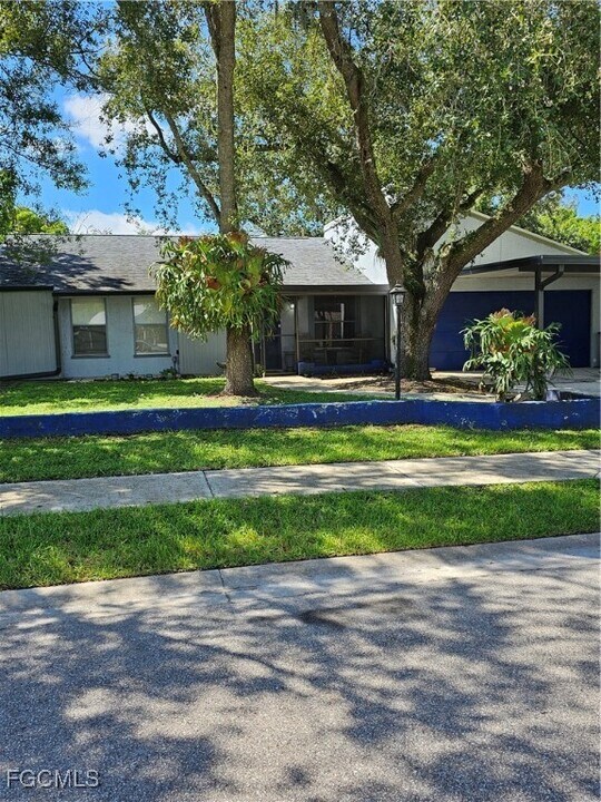 15483 Spring Line Ln in Ft. Myers, FL - Building Photo