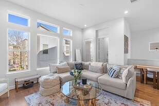 502 W Donovan St in Houston, TX - Building Photo
