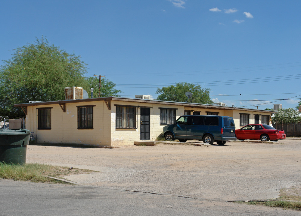 143 W Michigan Dr in Tucson, AZ - Building Photo