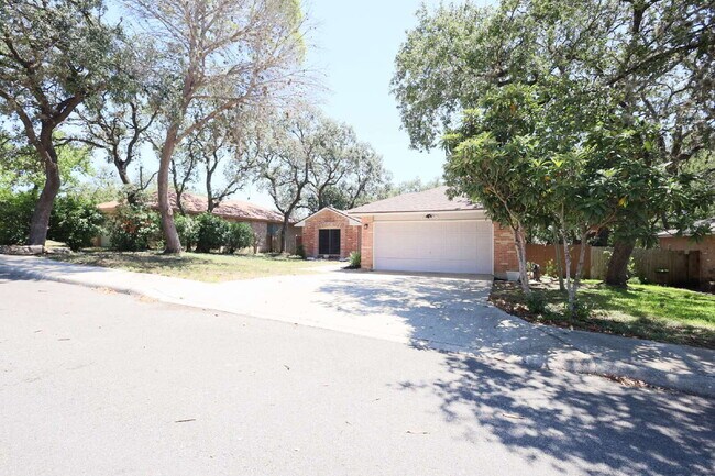 8605 Wood Peak in San Antonio, TX - Building Photo - Building Photo