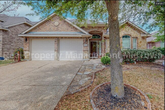 property at 2720 Waterway Dr